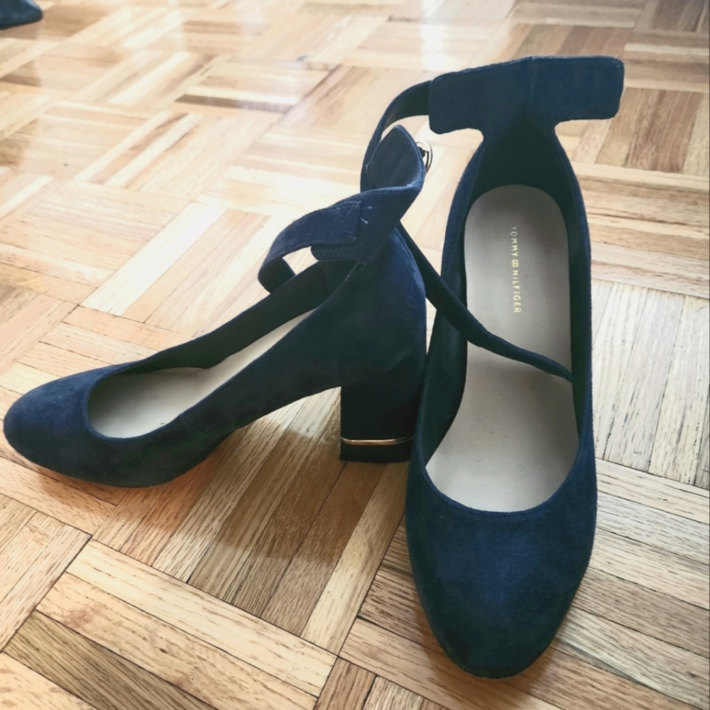 NEW Tommy Hilfiger block heels